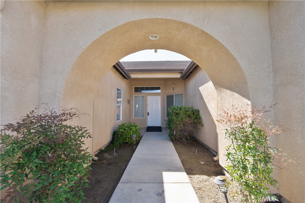 207 Riesling Vines Street Bakersfield, CA 93314 - Photo 2 of 32