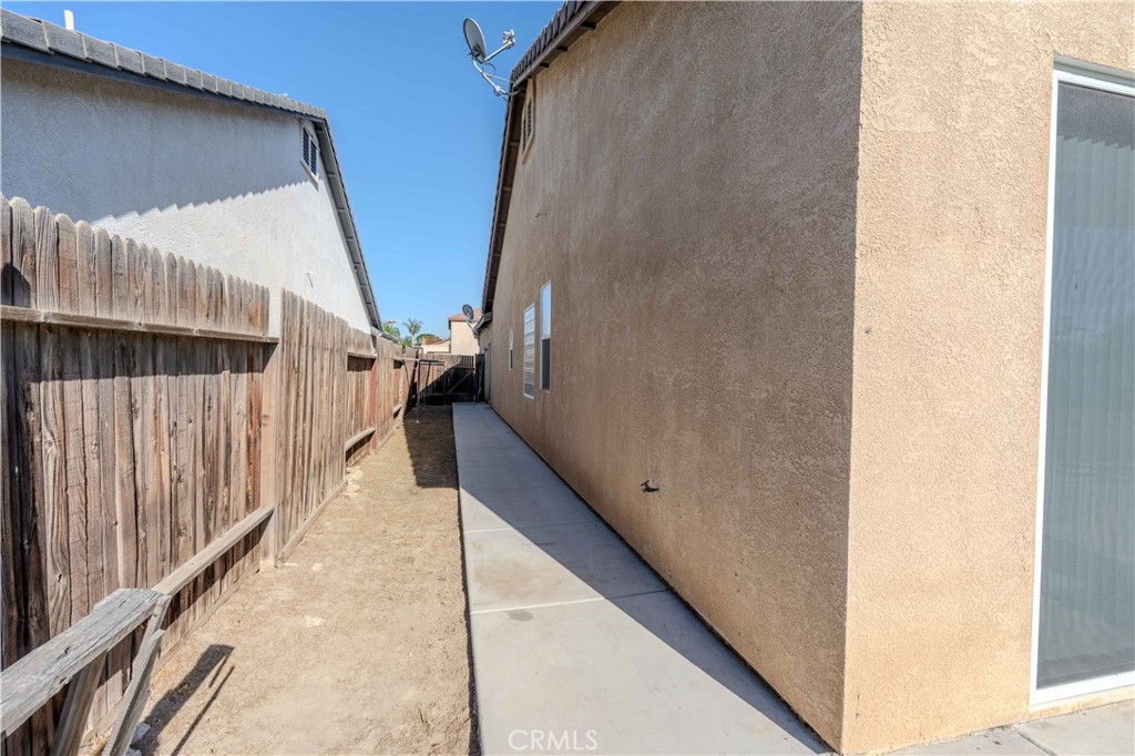 207 Riesling Vines Street Bakersfield, CA 93314 - Photo 31 of 32