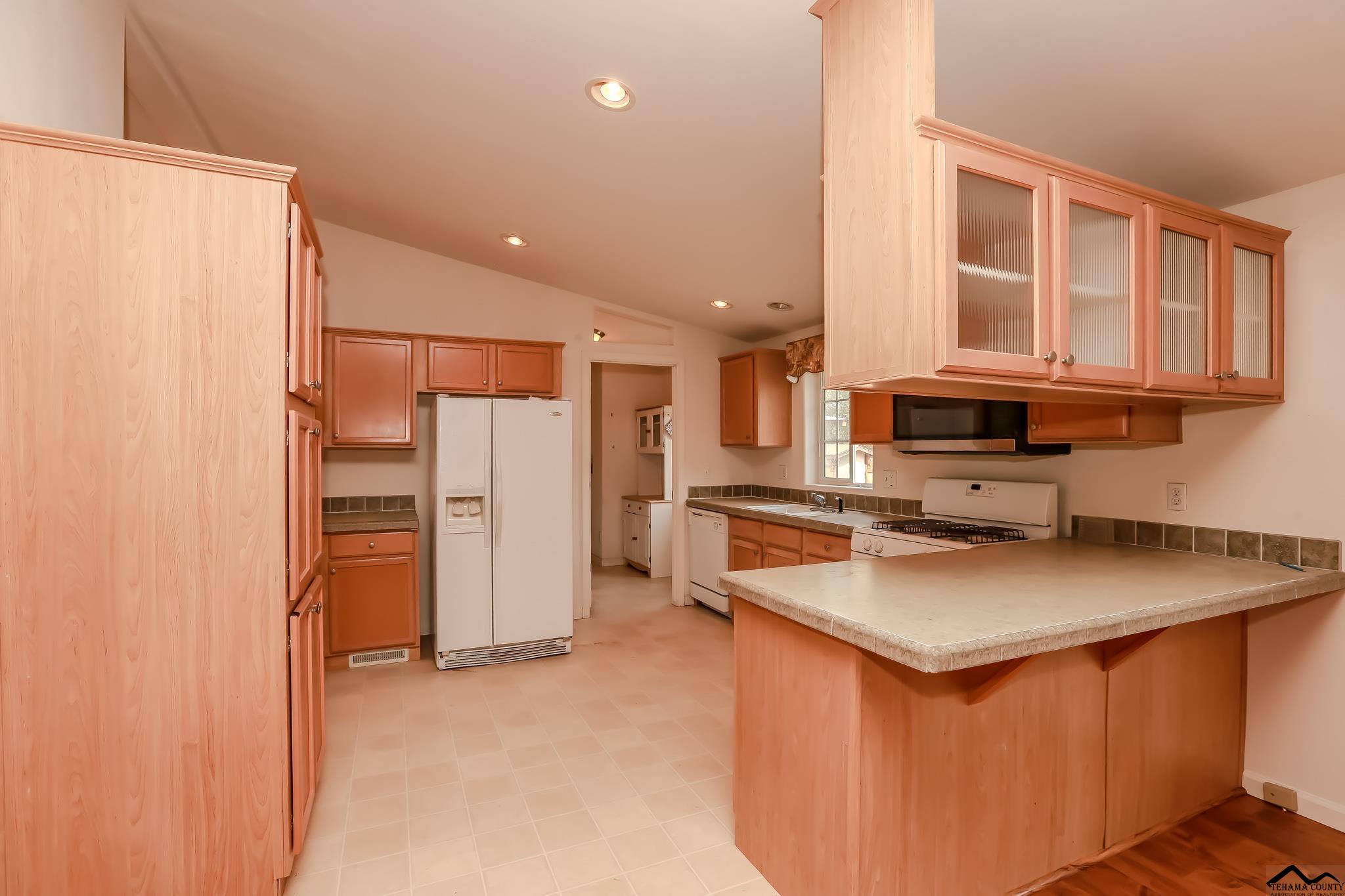 15624 North Siskiyou Loop Corning, CA 96021 - Photo 6 of 32