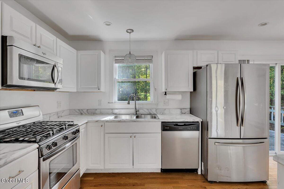 326 Louden Road Saratoga Springs, NY 12866 - Photo 10 of 30 14-P1581696