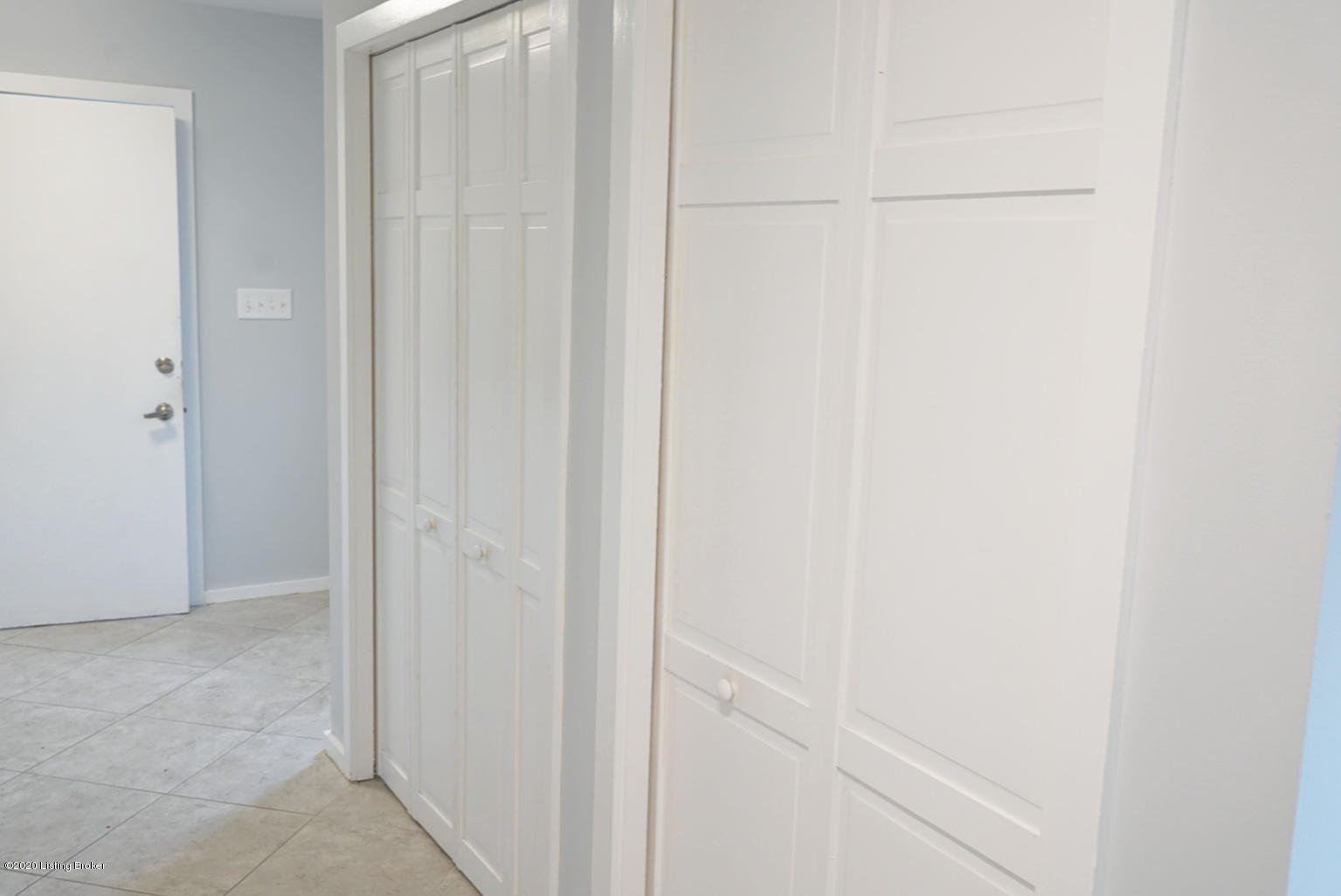 313 Blue Ridge Road Louisville, KY 40223 - Photo 20 of 41 Mudd Room Storage