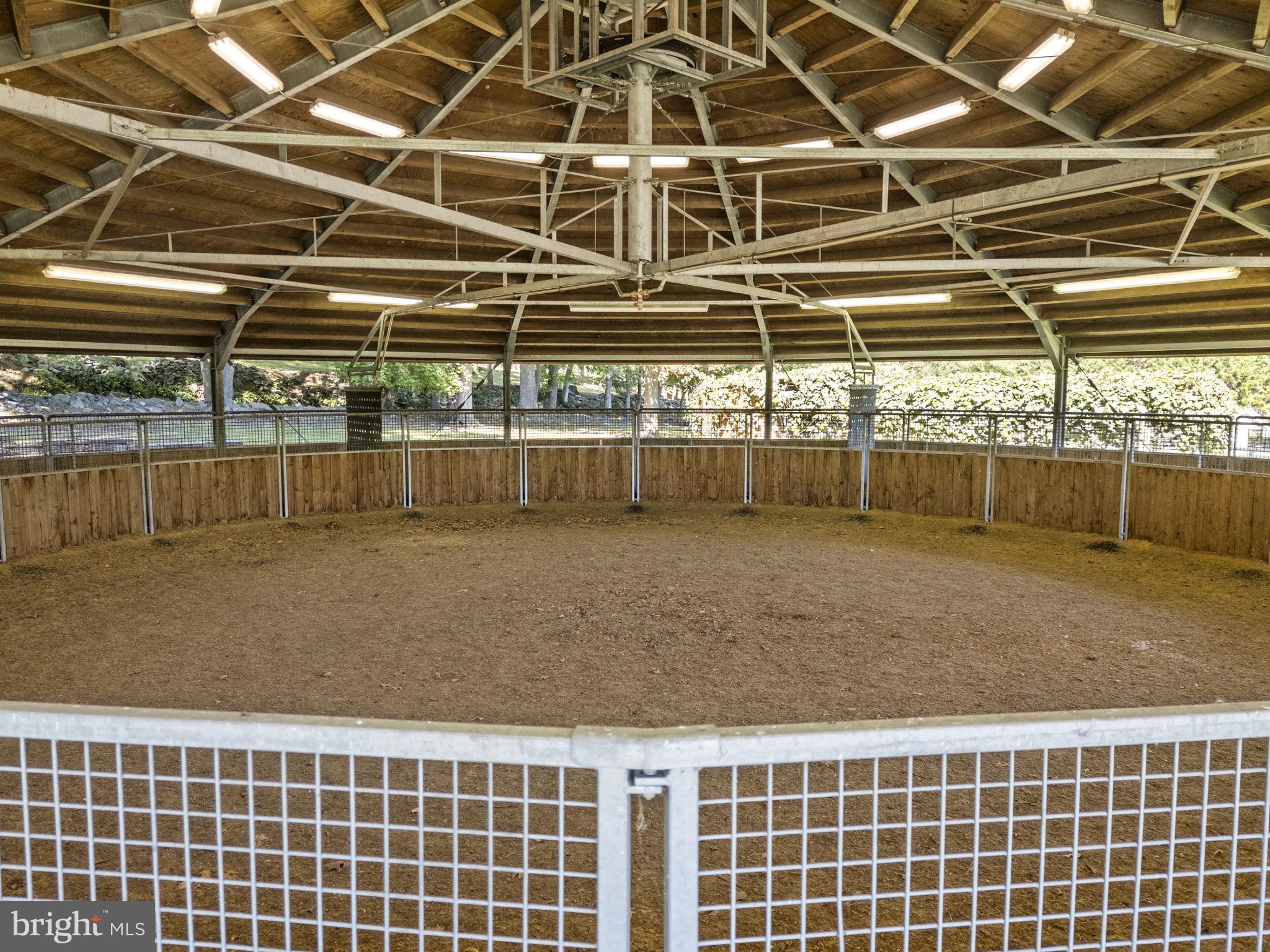 1663 Hatchers Mill Road Marshall, VA 20115 - Photo 53 of 60 Central round pen inside walker