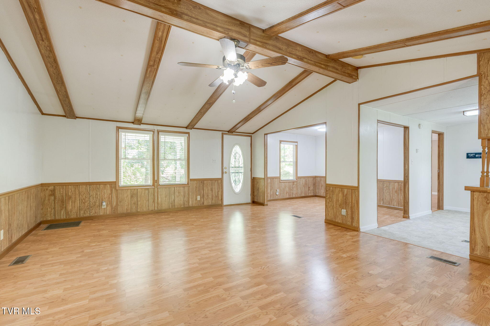1447 Clawson Road Jonesville, VA 24263 - Photo 5 of 43 004