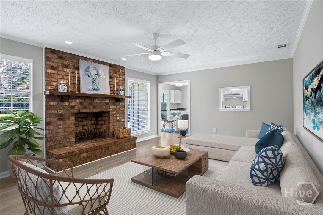 1106 Oakleaf Drive Savannah, GA 31410 - Photo 15 of 30 Comfortable family room