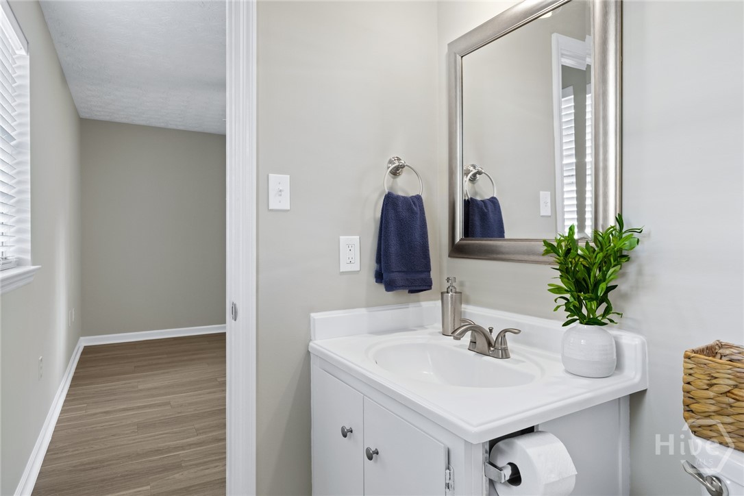 1106 Oakleaf Drive Savannah, GA 31410 - Photo 24 of 30 Primary bathroom