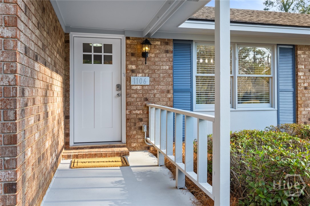 1106 Oakleaf Drive Savannah, GA 31410 - Photo 3 of 30 Welcoming, covered front porch