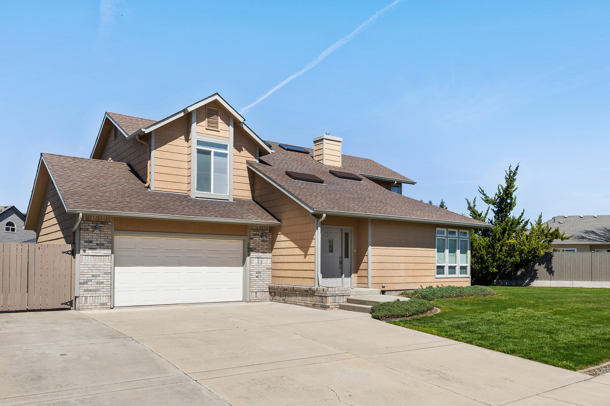 2657 Beebe Road Central Point, OR 97502 - Photo 2 of 34 02_2657 Beebe