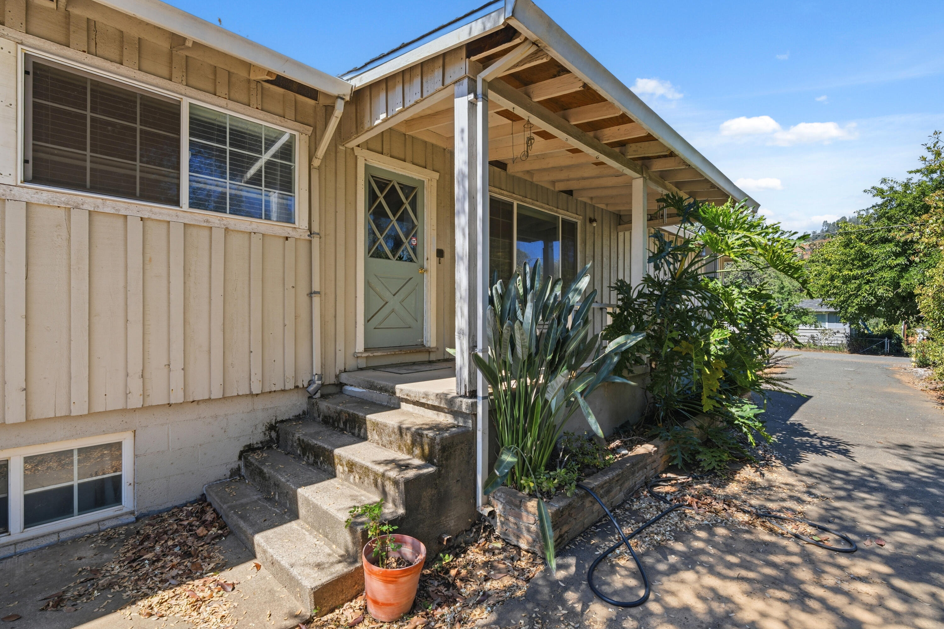 14673 Spring Branch Road Redding, CA 96003 - Photo 2 of 39 TUF07680