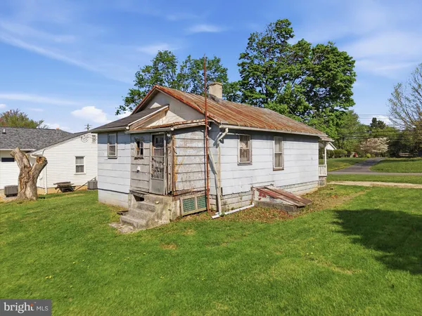 $159,900 | 709 Deer Park Road, Westminster, MD 21157