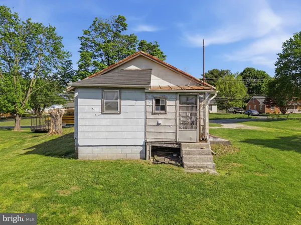 $159,900 | 709 Deer Park Road, Westminster, MD 21157