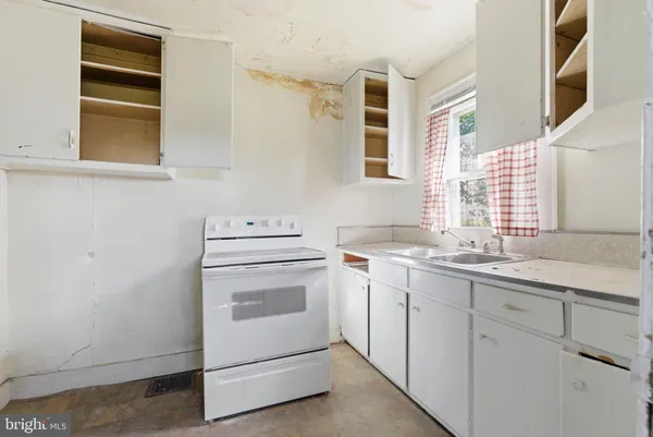 $159,900 | 709 Deer Park Road, Westminster, MD 21157