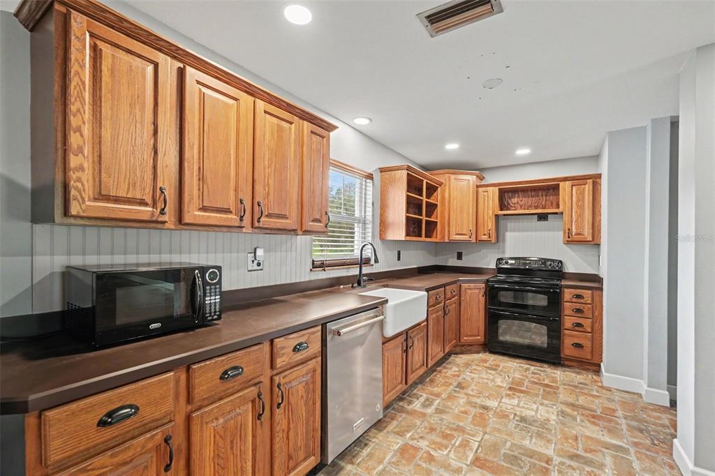 36653 Blanton Road Dade City, FL 33523 - Photo 11 of 31 Gallery Image 11
