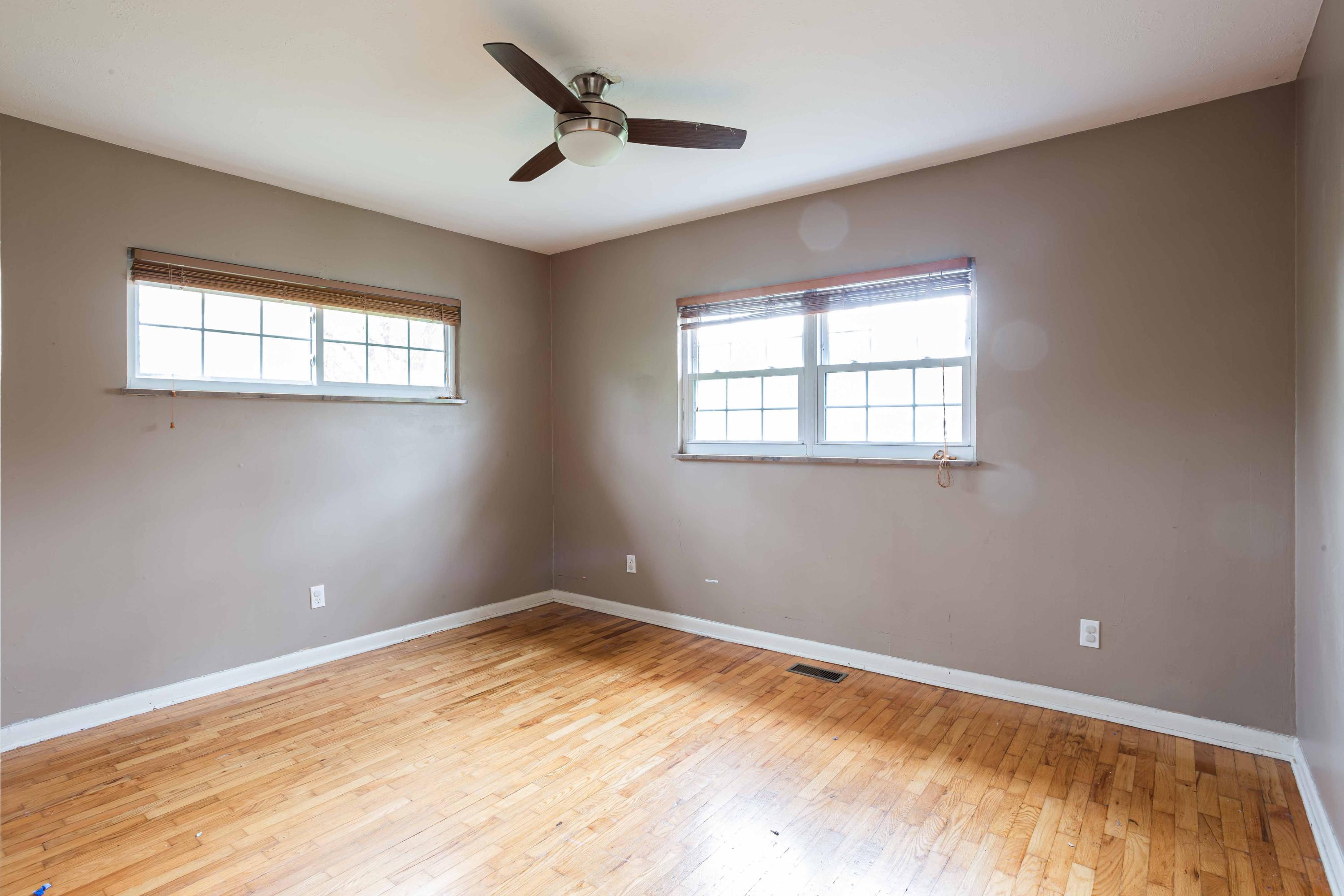 4630 Pleasant Ridge Road Knoxville, TN 37912 - Photo 6 of 20 MRO_1stNeighborhood_4630PleasantRidge_7