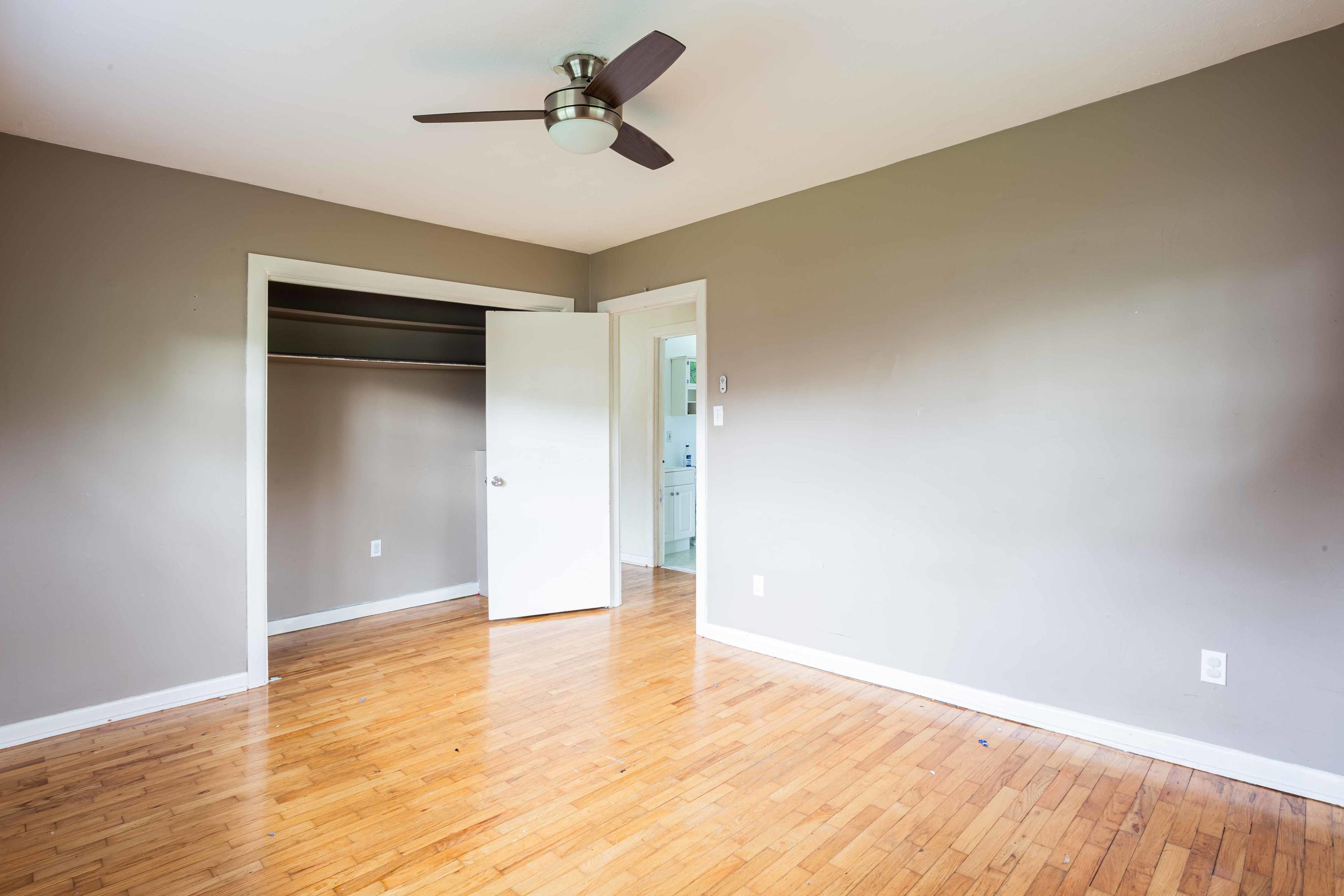 4630 Pleasant Ridge Road Knoxville, TN 37912 - Photo 7 of 20 MRO_1stNeighborhood_4630PleasantRidge_8
