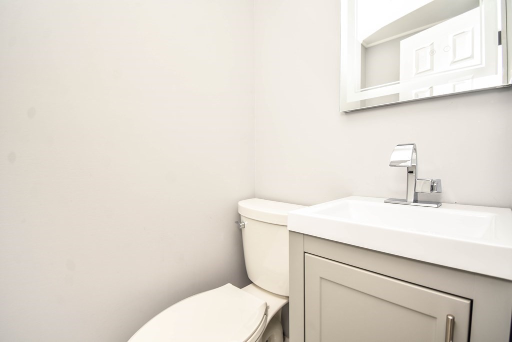 77 Schiller Road Dedham, MA 02026 - Photo 18 of 42 Gallery Image 18