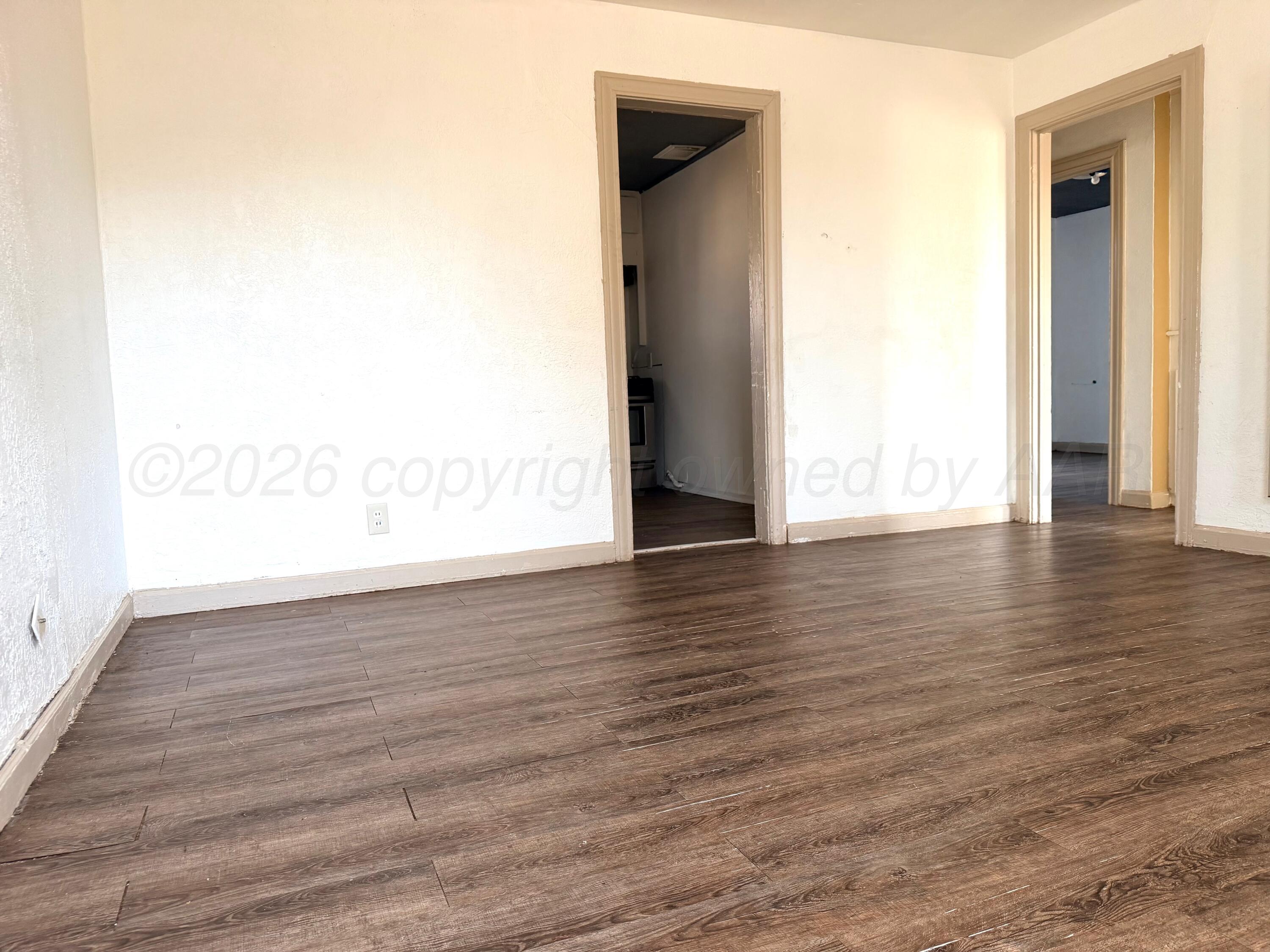 2912 Ridgemere Boulevard Amarillo, TX 79107 - Photo 2 of 13 Living Room
