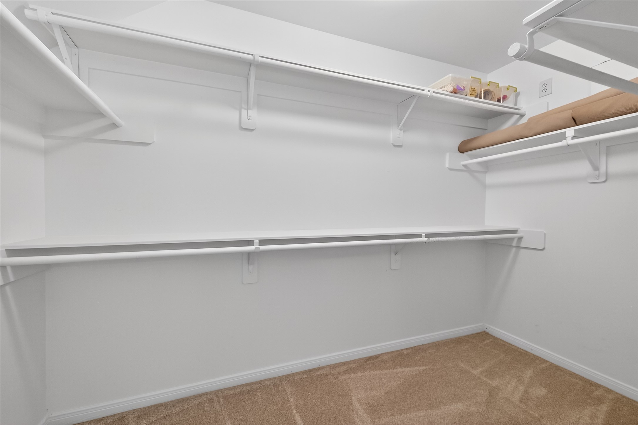 2913 West Dallas Street Houston, TX 77019 - Photo 32 of 34 a view of an empty walk in closet