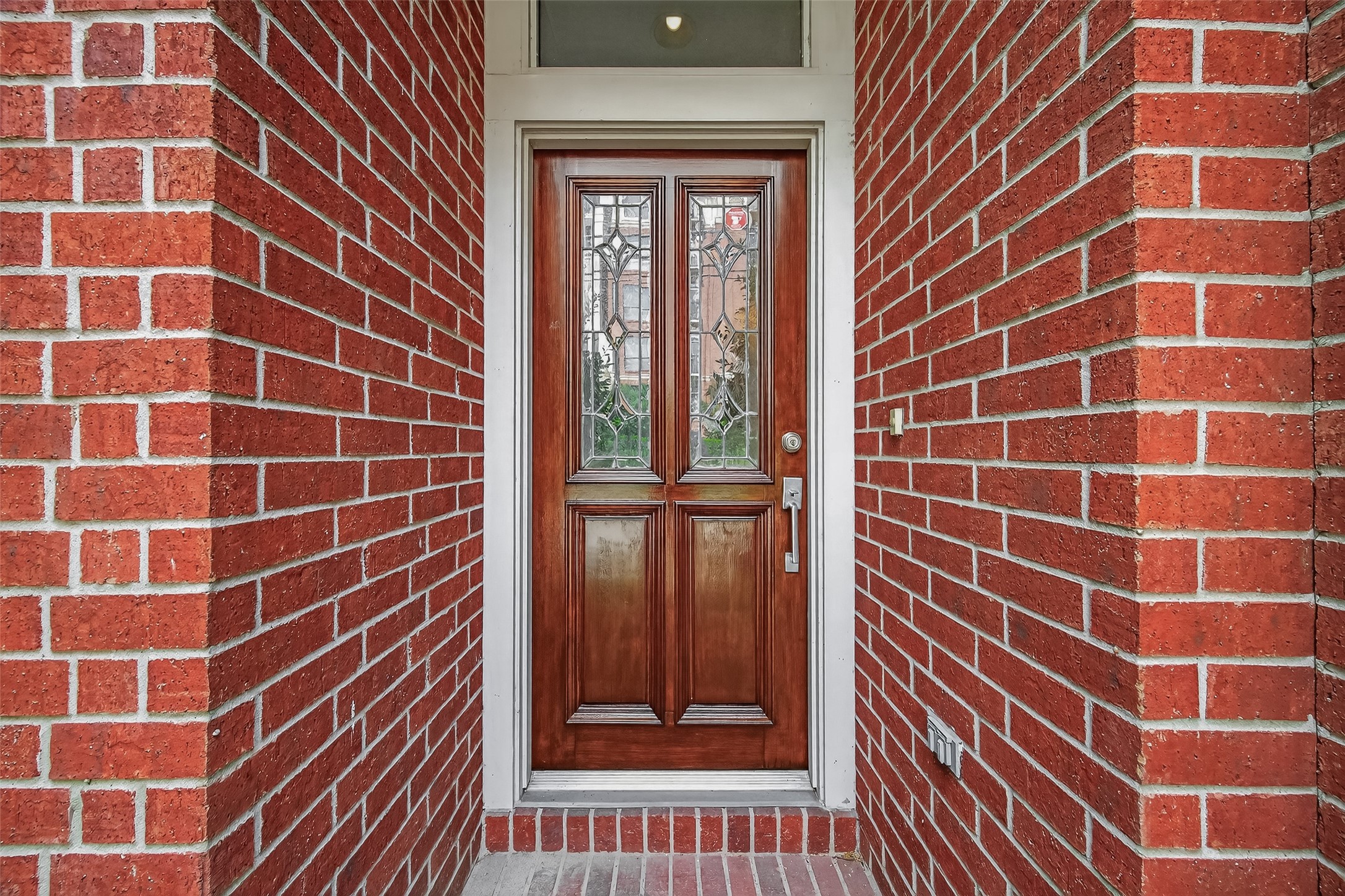 2913 West Dallas Street Houston, TX 77019 - Photo 10 of 34 a view of a brick wall
