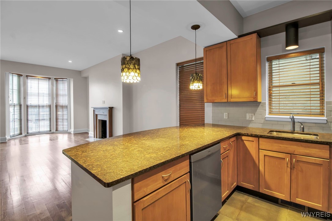 120 Johnson Park Buffalo, NY 14201 - Photo 19 of 36