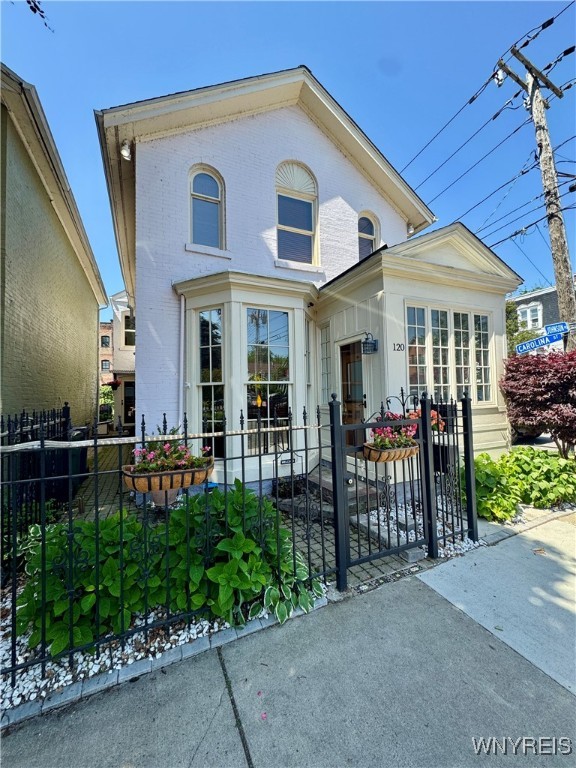 120 Johnson Park Buffalo, NY 14201 - Photo 4 of 36