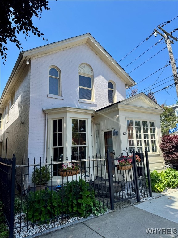 120 Johnson Park Buffalo, NY 14201 - Photo 5 of 36