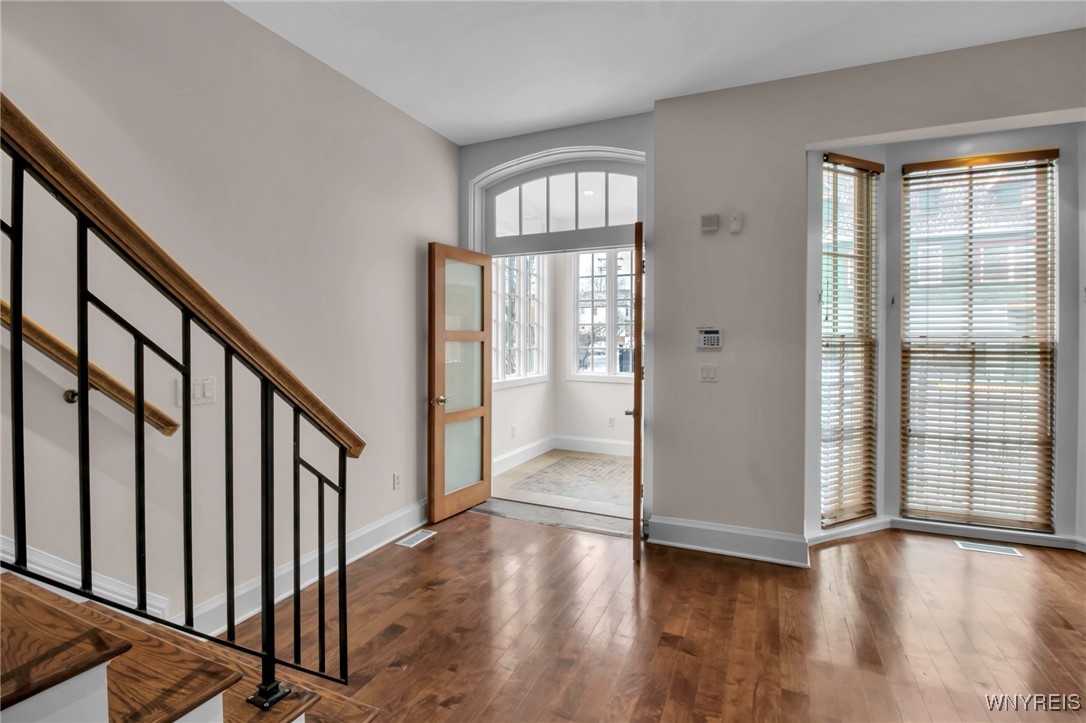 120 Johnson Park Buffalo, NY 14201 - Photo 10 of 36