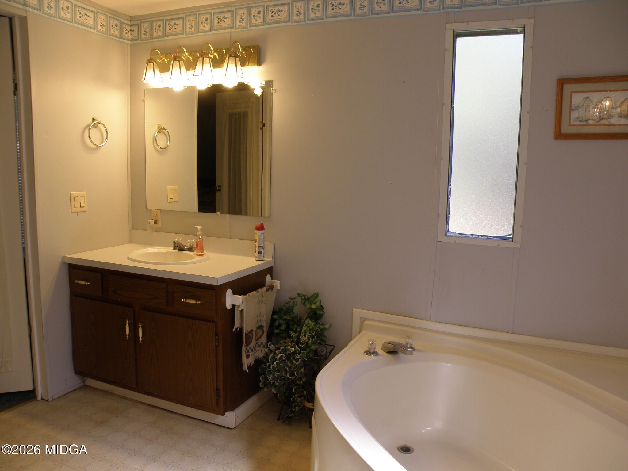 440 Smith Road Haddock, GA 31033 - Photo 16 of 31 Primary Bath (3)
