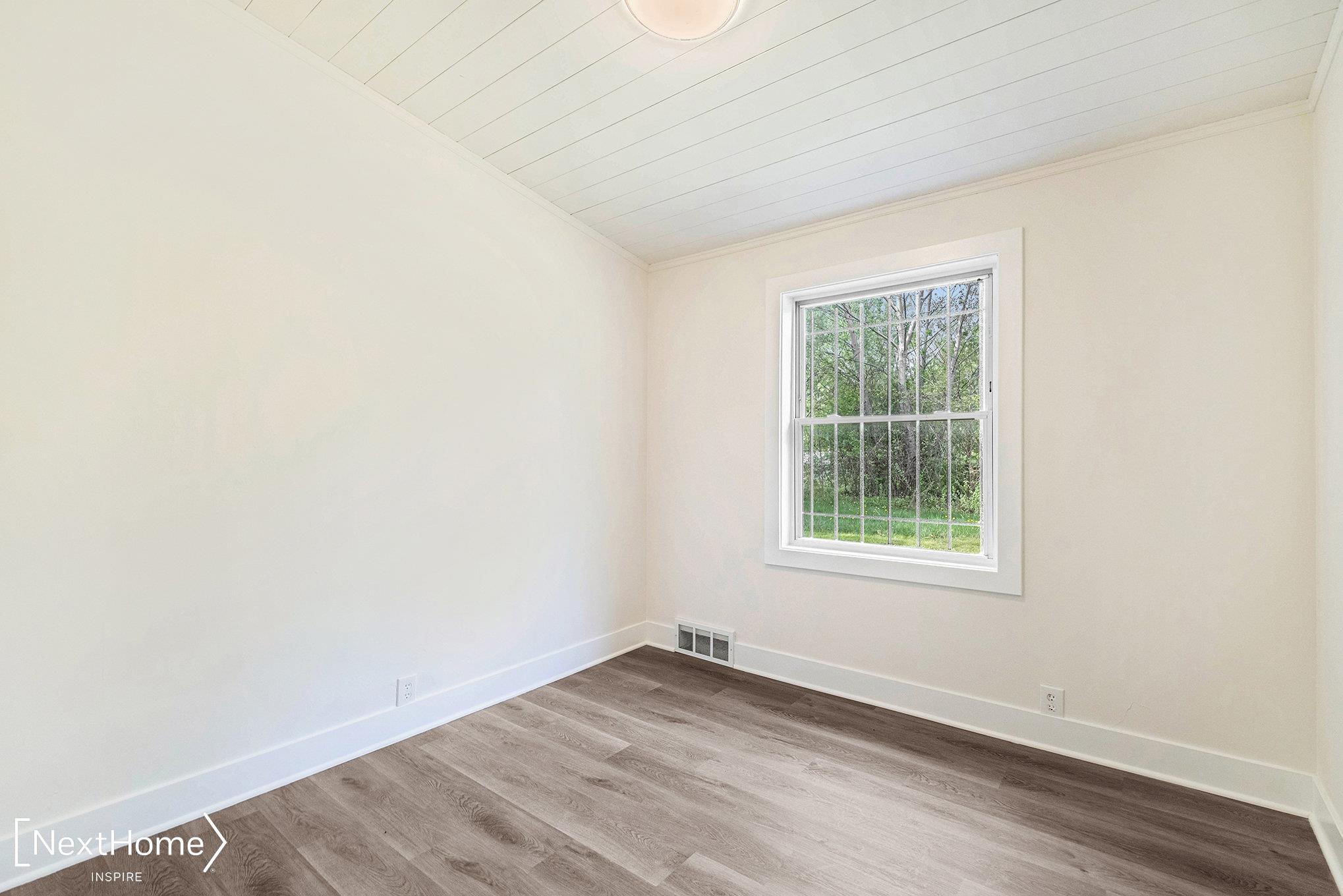 3454 Van Campen Road Flint, MI 48507 - Photo 11 of 25 50141263-5f676d82-2dd9-42c4-8f04-e776f5f9eaab.JPG