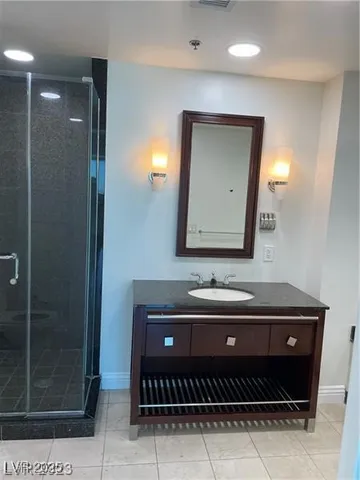 $3,200 | 2700 South Las Vegas Boulevard, Unit 3303, Las Vegas, NV 89109