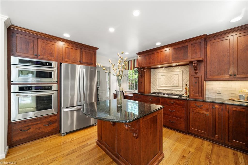 1015 Greenhurst Road Winston-Salem, NC 27104 - Photo 11 of 48