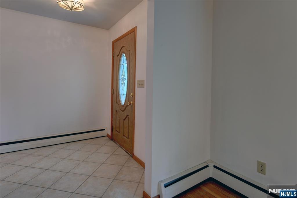 34 Knoll Road Wayne, NJ 07470 - Photo 6 of 50