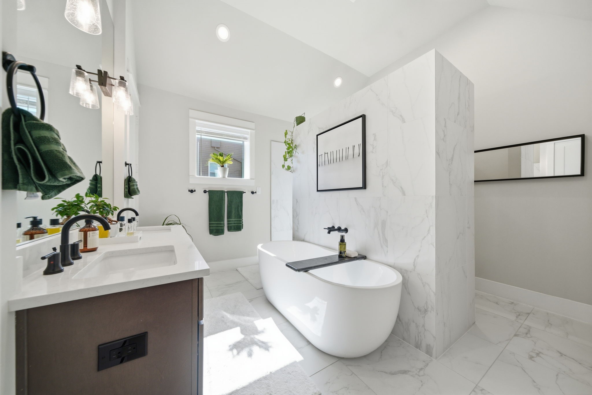 1529 Laird Street Houston, TX 77008 - Photo 20 of 31 a bathroom with a sink and a mirror