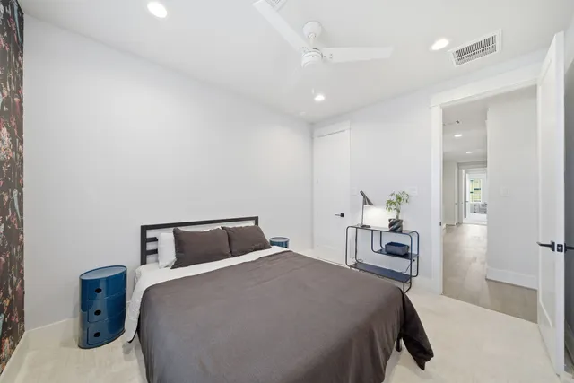 a view of a livingroom with furniture