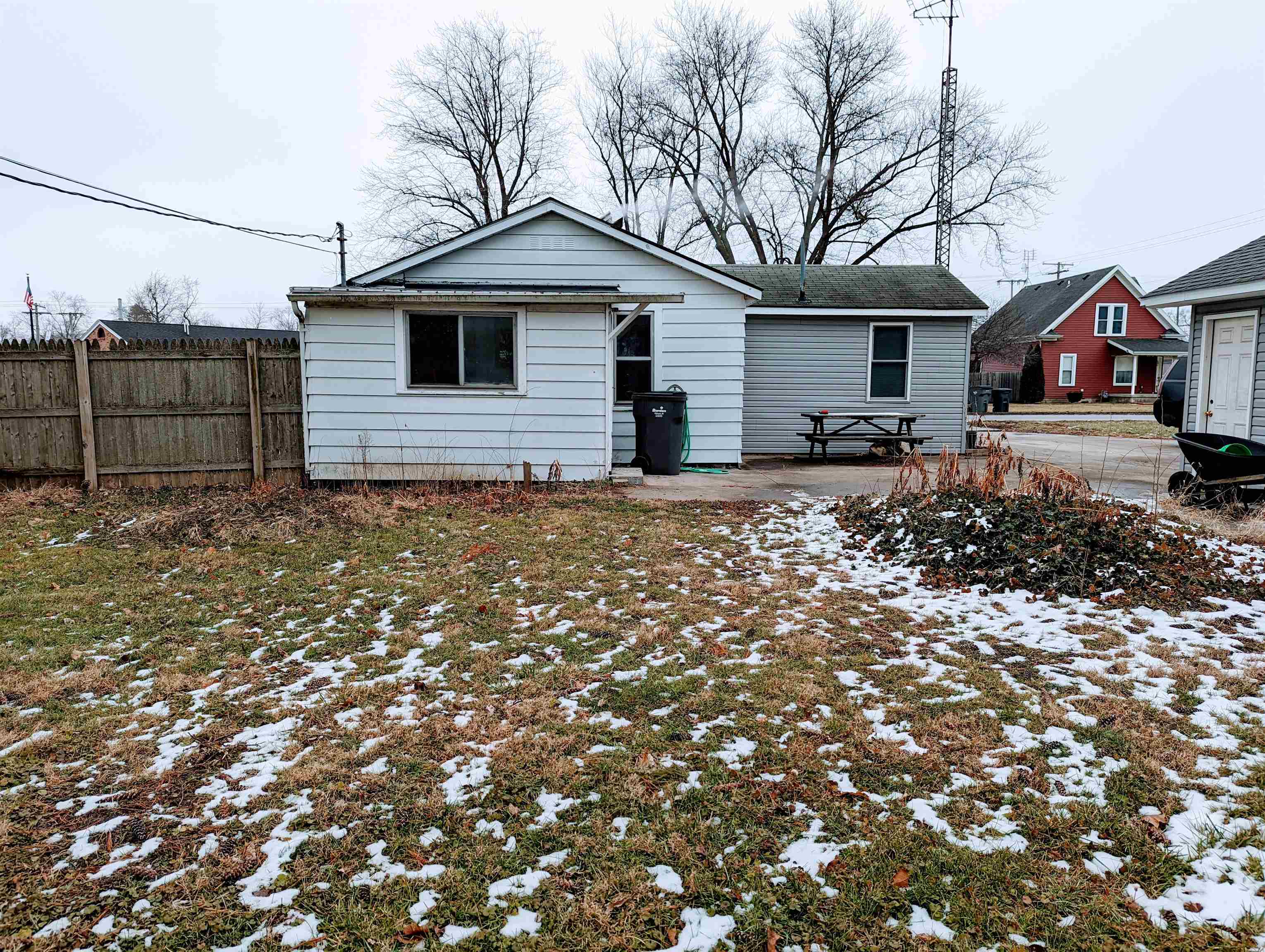 305 North Riverside Boulevard Goshen, IN 46526 - Photo 4 of 19 Gallery Image 4