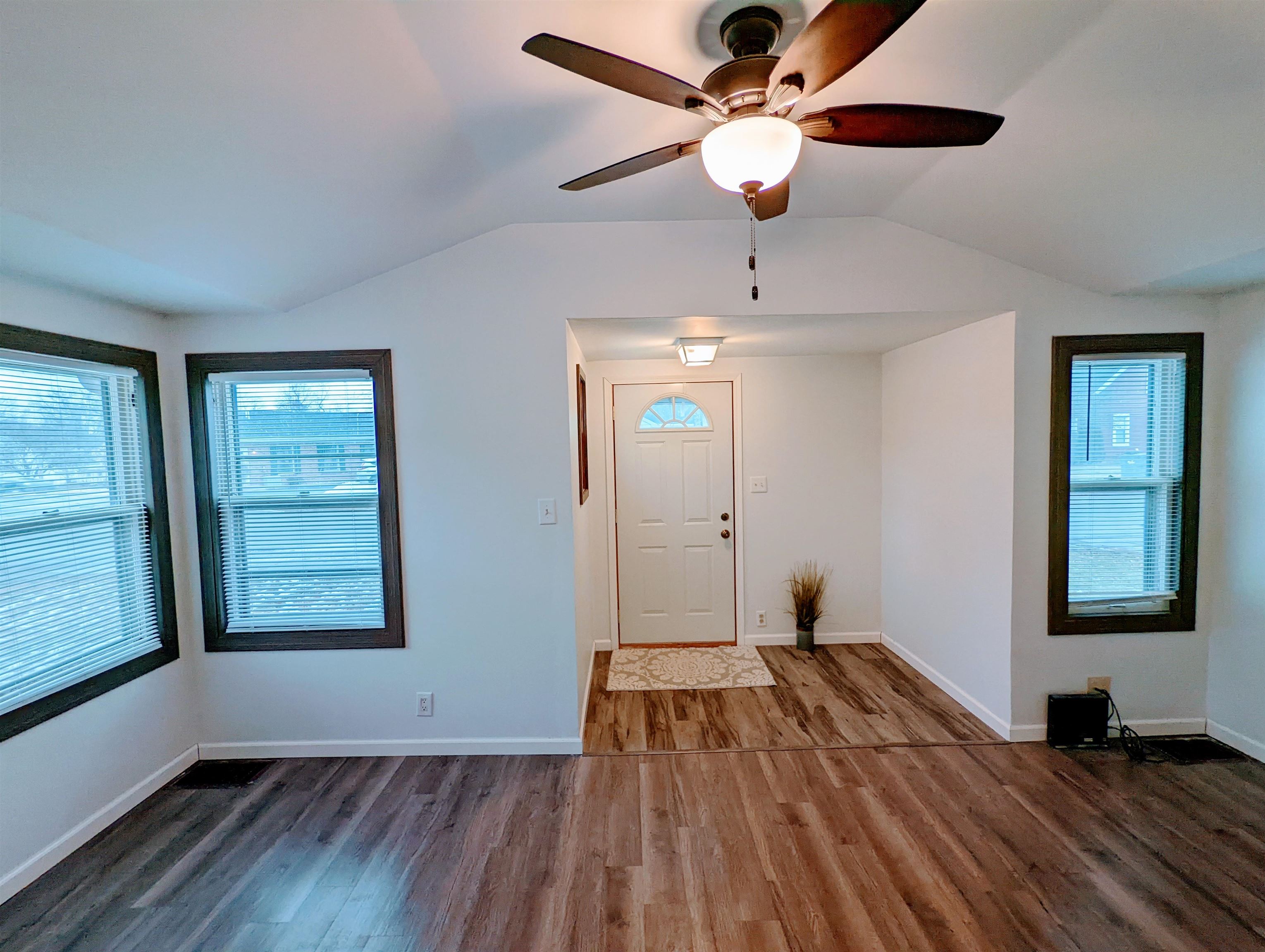 305 North Riverside Boulevard Goshen, IN 46526 - Photo 5 of 19 Gallery Image 5