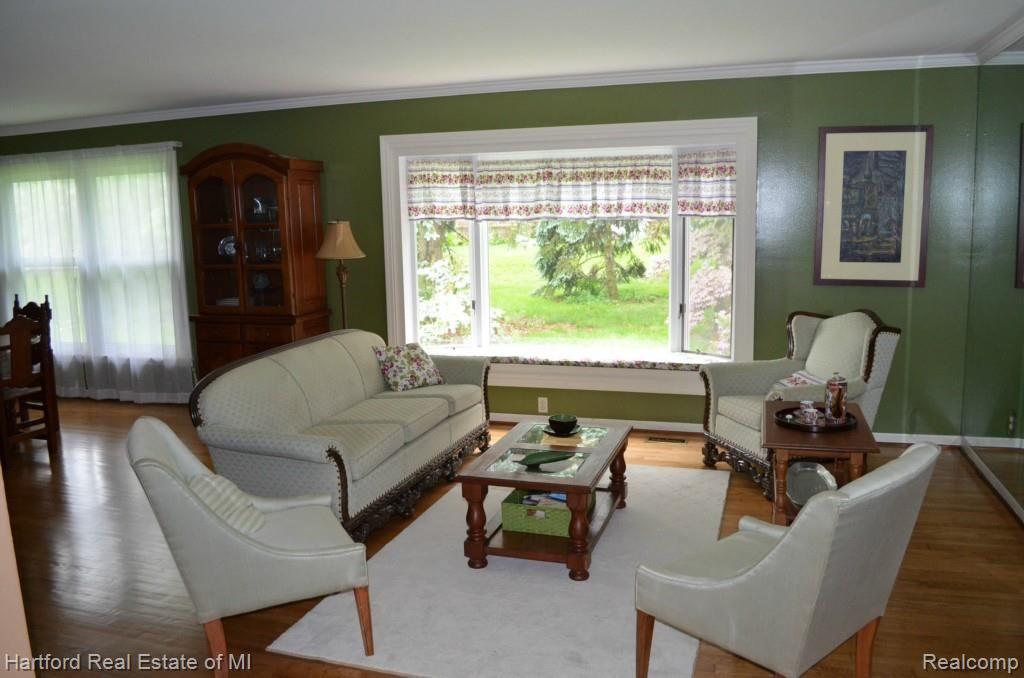 35973 Charter Crest Road Farmington, MI 48335 - Photo 8 of 58 DSC_0003.jpg