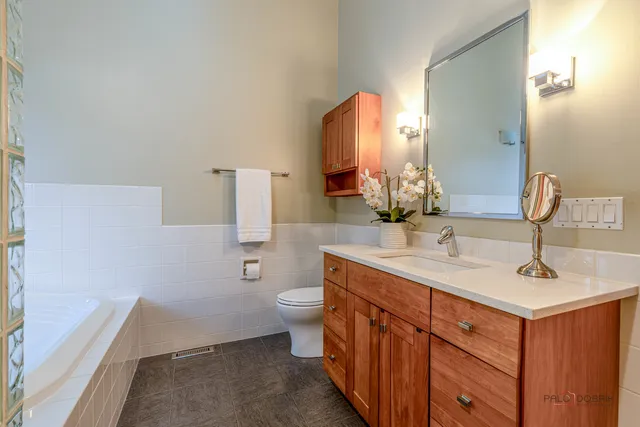 $799,900 | 16373 West Menna Lane, Lincolnshire, IL 60069