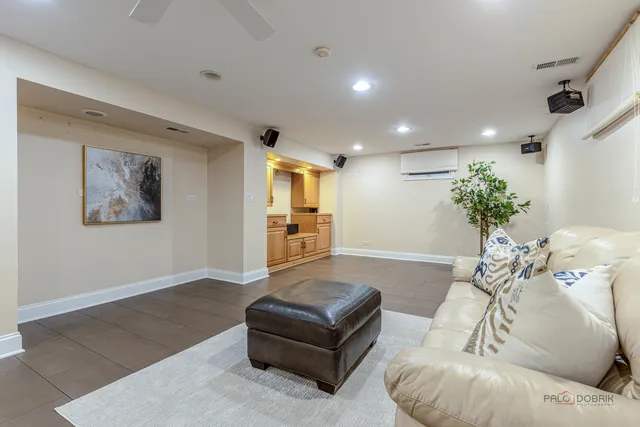 $799,900 | 16373 West Menna Lane, Lincolnshire, IL 60069