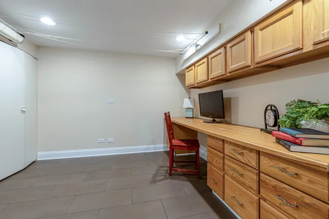 $799,900 | 16373 West Menna Lane, Lincolnshire, IL 60069