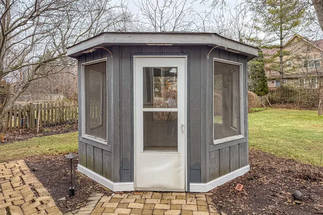 $799,900 | 16373 West Menna Lane, Lincolnshire, IL 60069