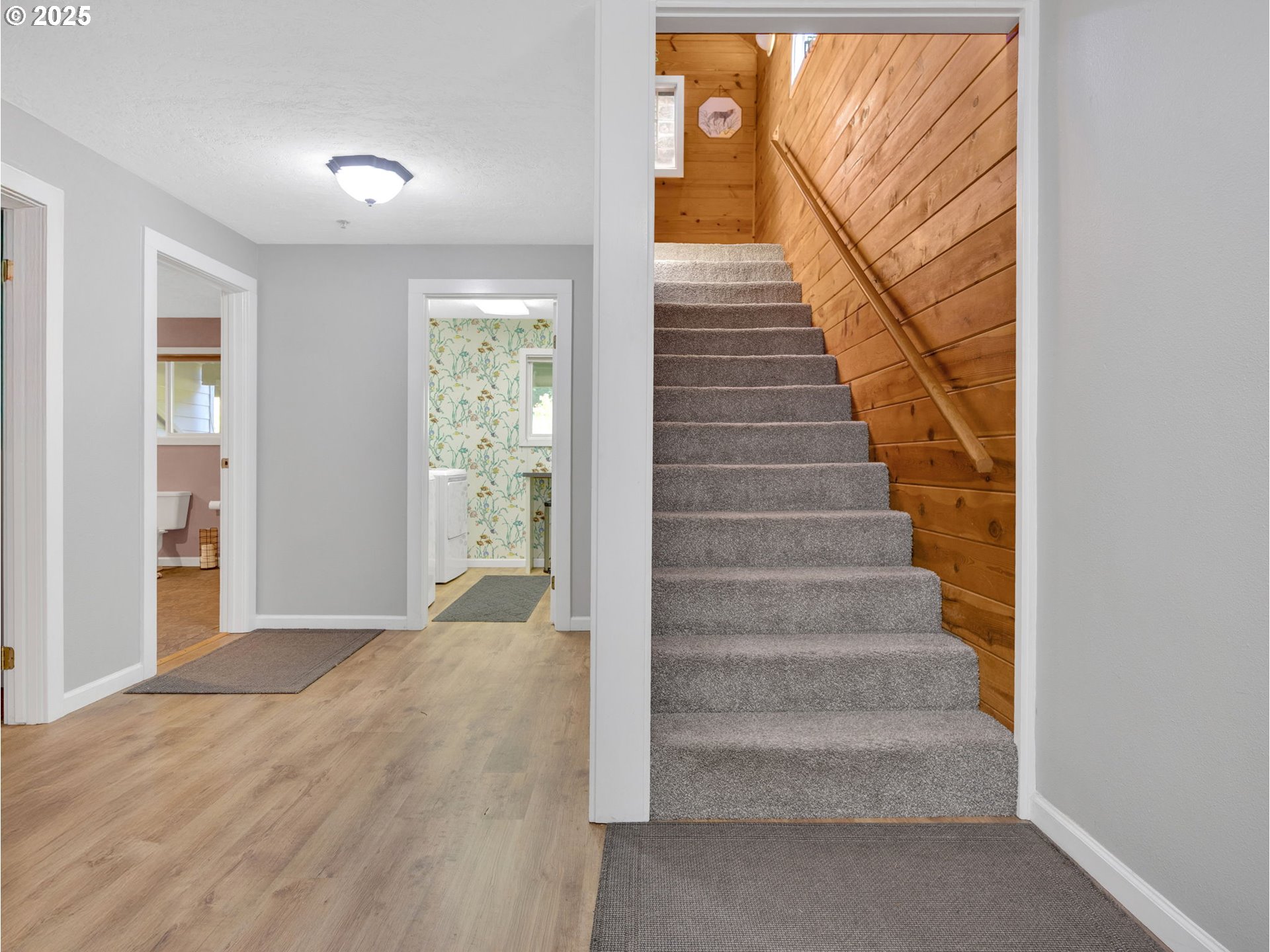 20497 East Lolo Pass Road Rhododendron, OR 97049 - Photo 14 of 48 Staircase