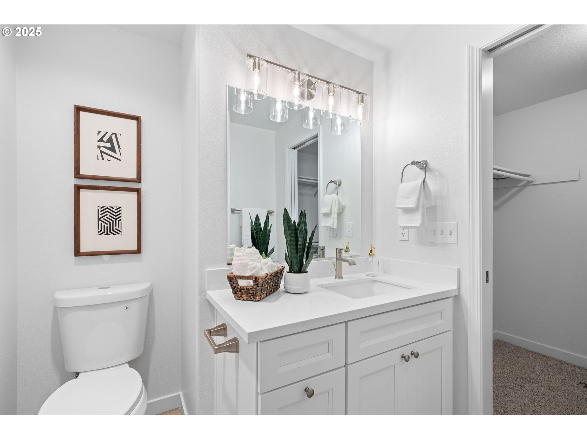 2846 Southwest Faith Court Troutdale, OR 97060 - Photo 14 of 43