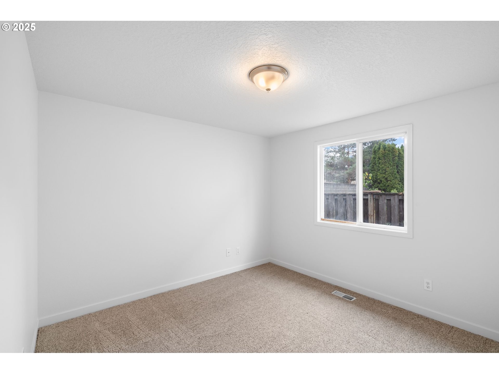 2846 Southwest Faith Court Troutdale, OR 97060 - Photo 17 of 43