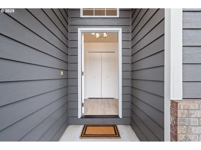 $519,000 | 2846 Southwest Faith Court, Troutdale, OR 97060