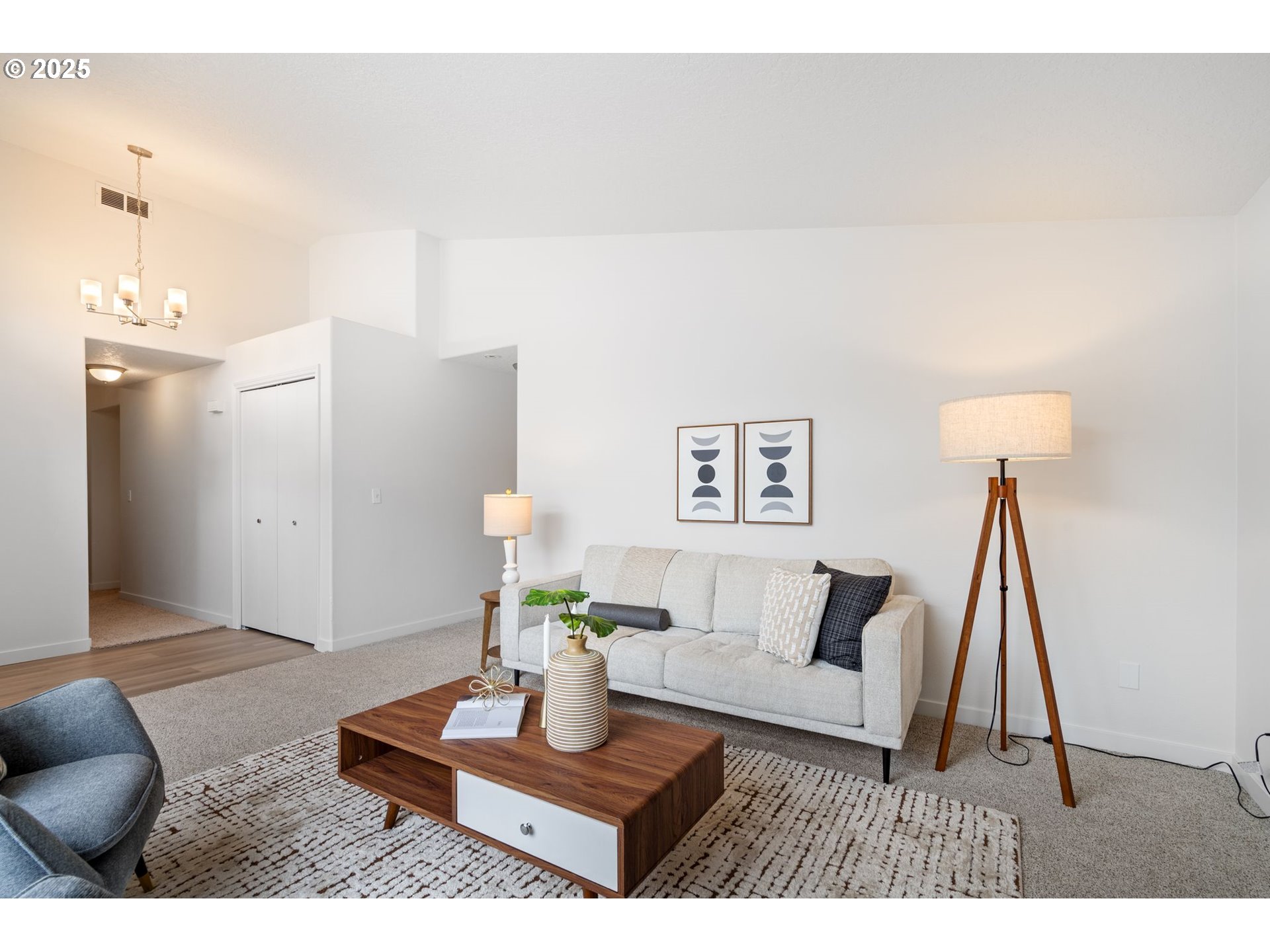 2846 Southwest Faith Court Troutdale, OR 97060 - Photo 6 of 43