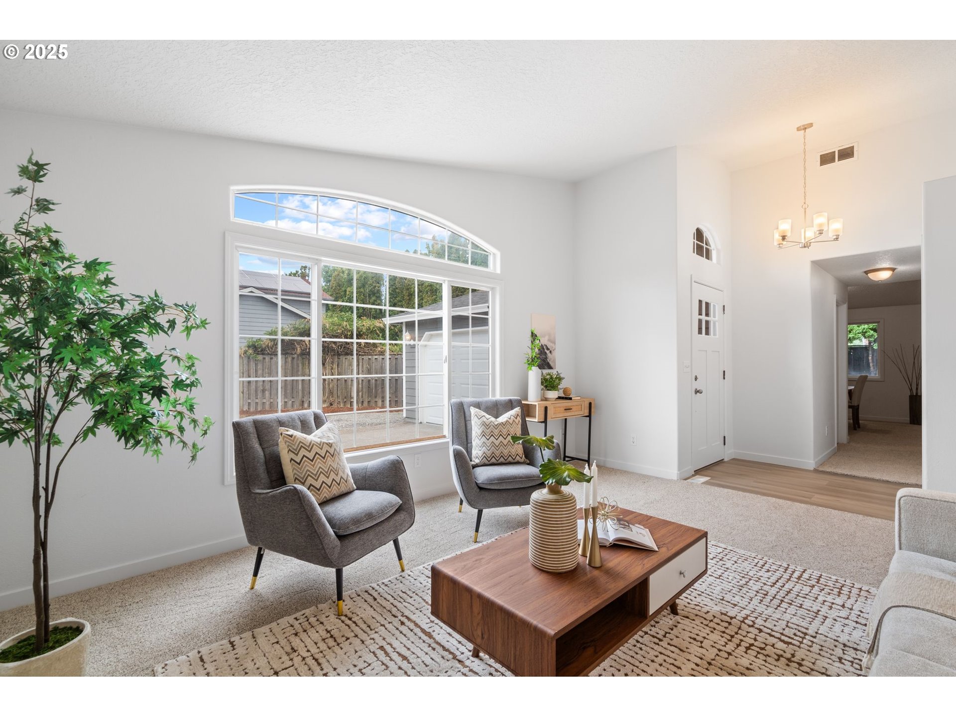 2846 Southwest Faith Court Troutdale, OR 97060 - Photo 7 of 43