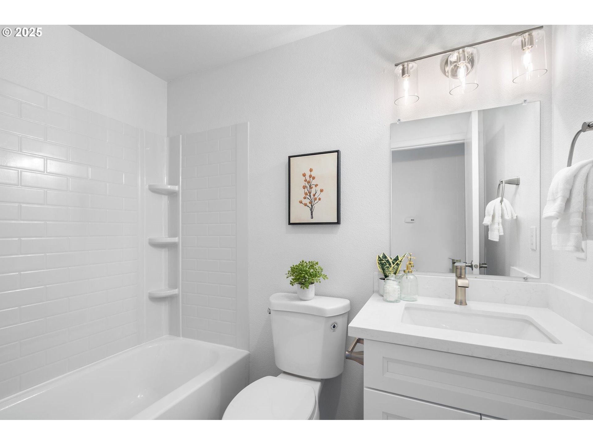 2846 Southwest Faith Court Troutdale, OR 97060 - Photo 9 of 43