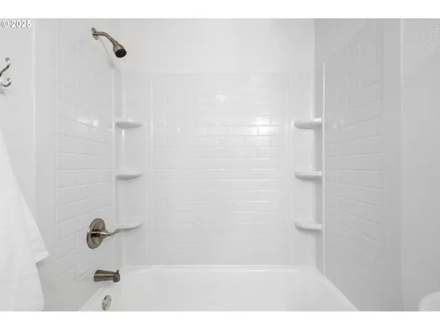 $519,000 | 2846 Southwest Faith Court, Troutdale, OR 97060