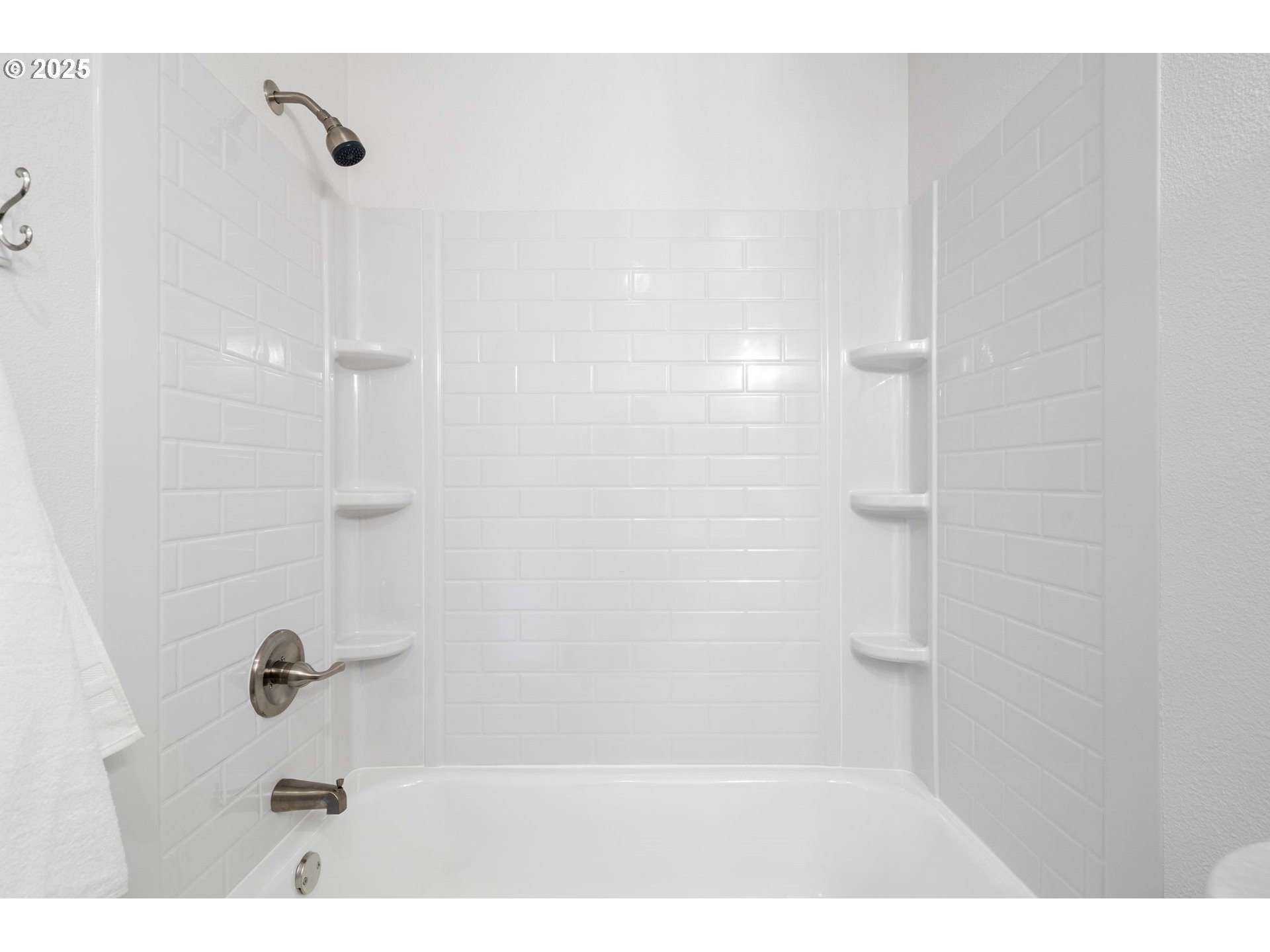 2846 Southwest Faith Court Troutdale, OR 97060 - Photo 10 of 43