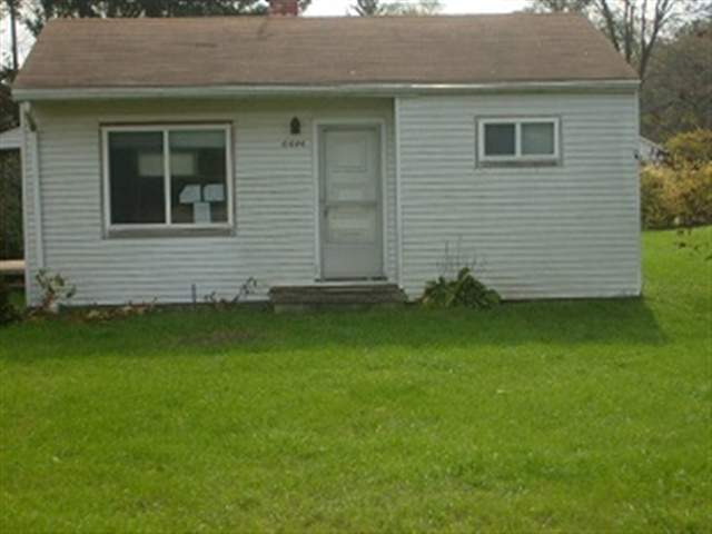 6444 Bennett Lake Road Fenton, MI 48430 - Photo 1 of 4 31079939.JPG